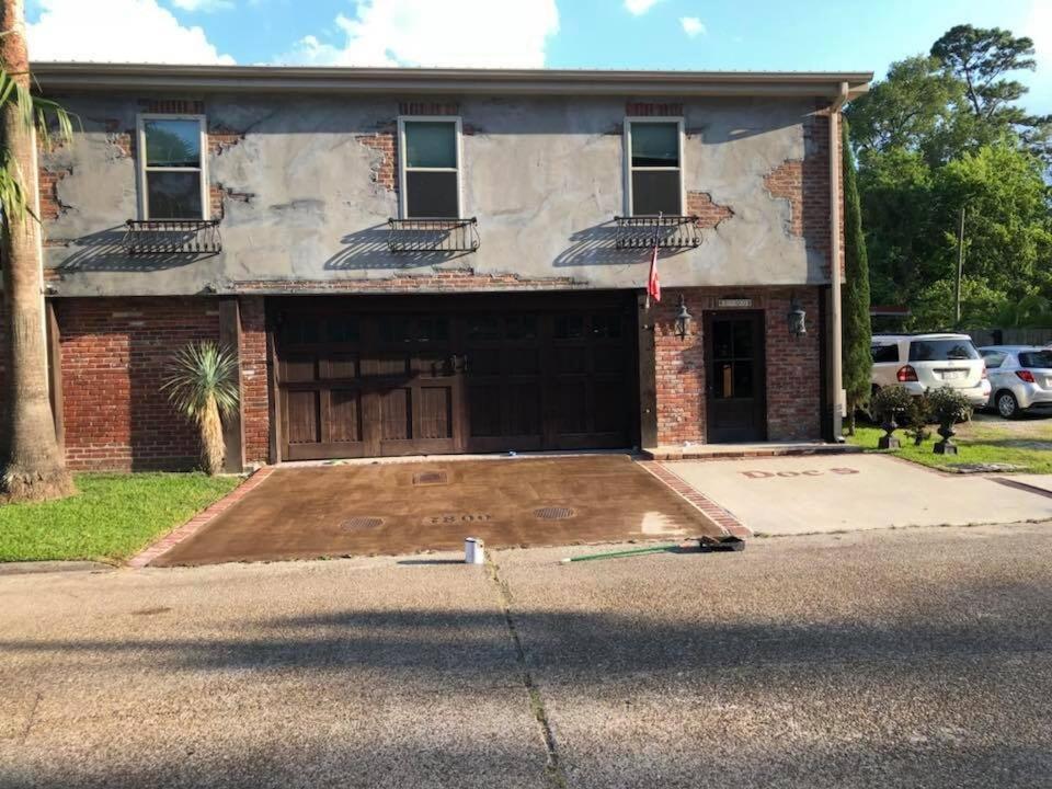 Doc's - 10,000 Sq Ft Of Louisiana Luxury