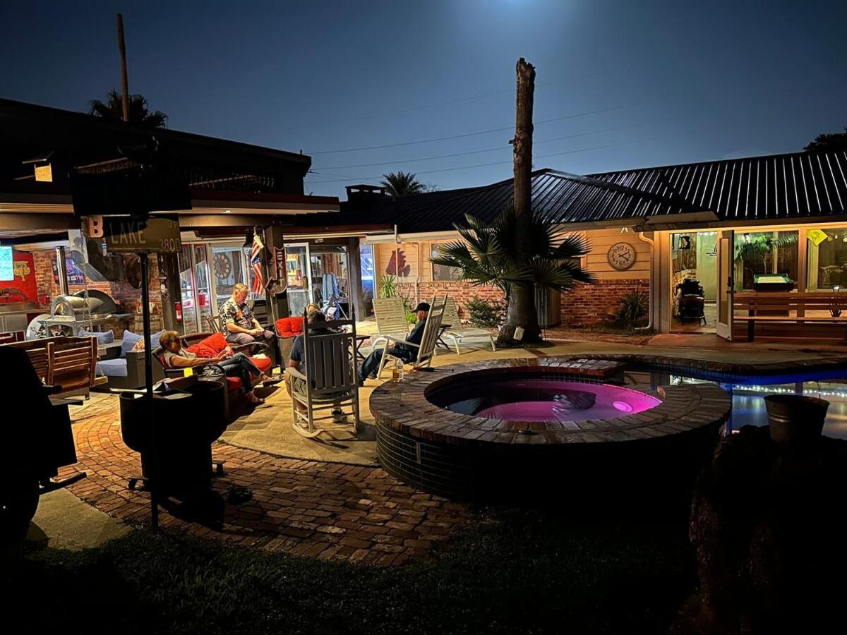Doc's - 10,000 Sq Ft Of Louisiana Luxury Holiday home *