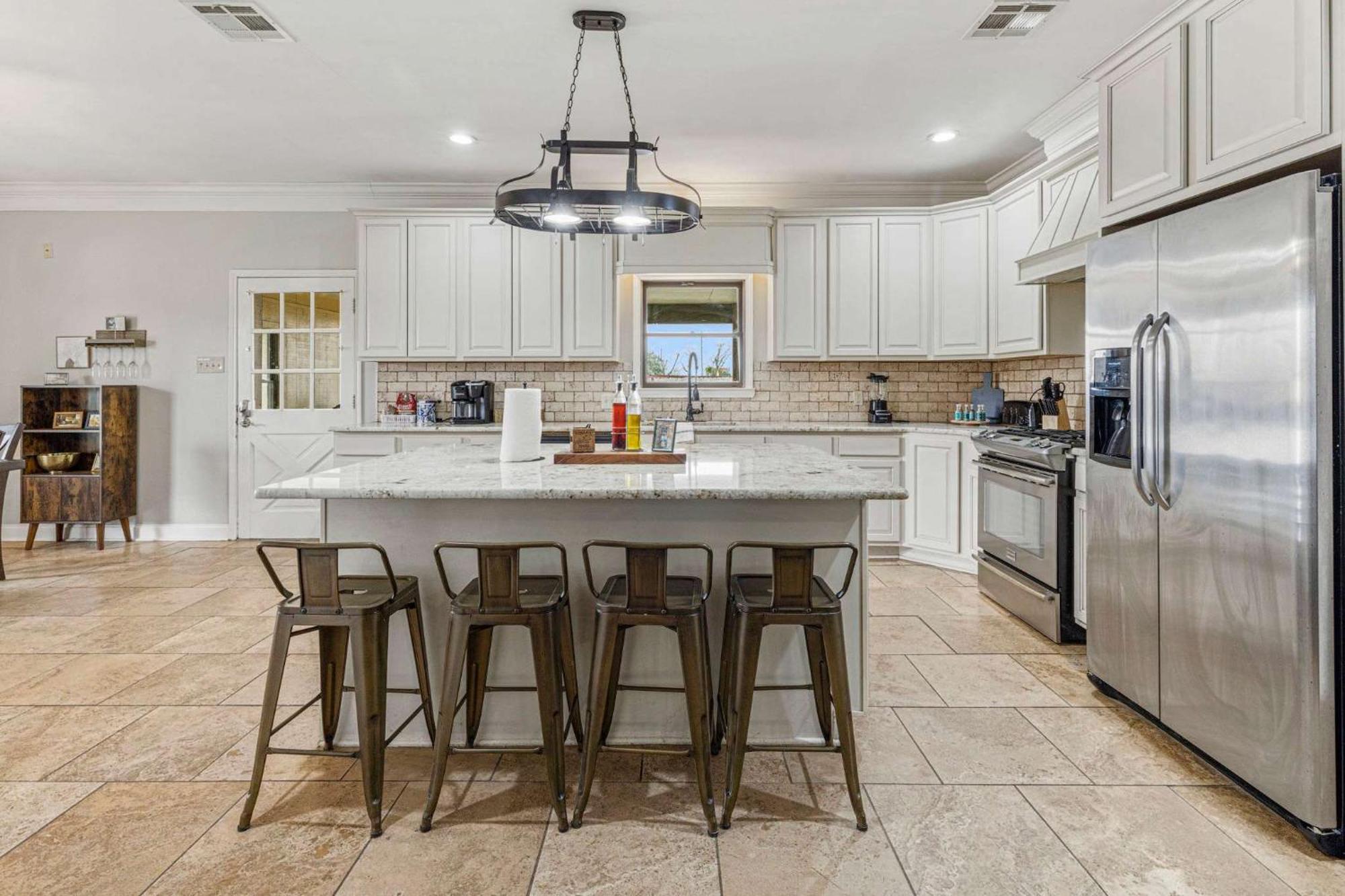 Modern Spacious 3 Bedroom Holiday home Lake Charles