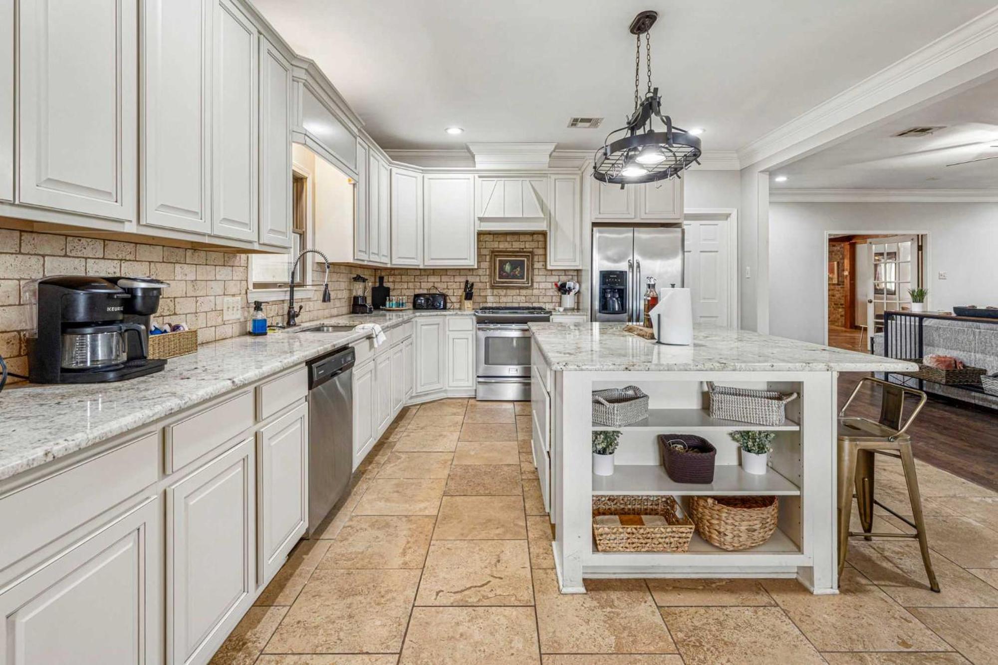 Modern Spacious 3 Bedroom * Lake Charles