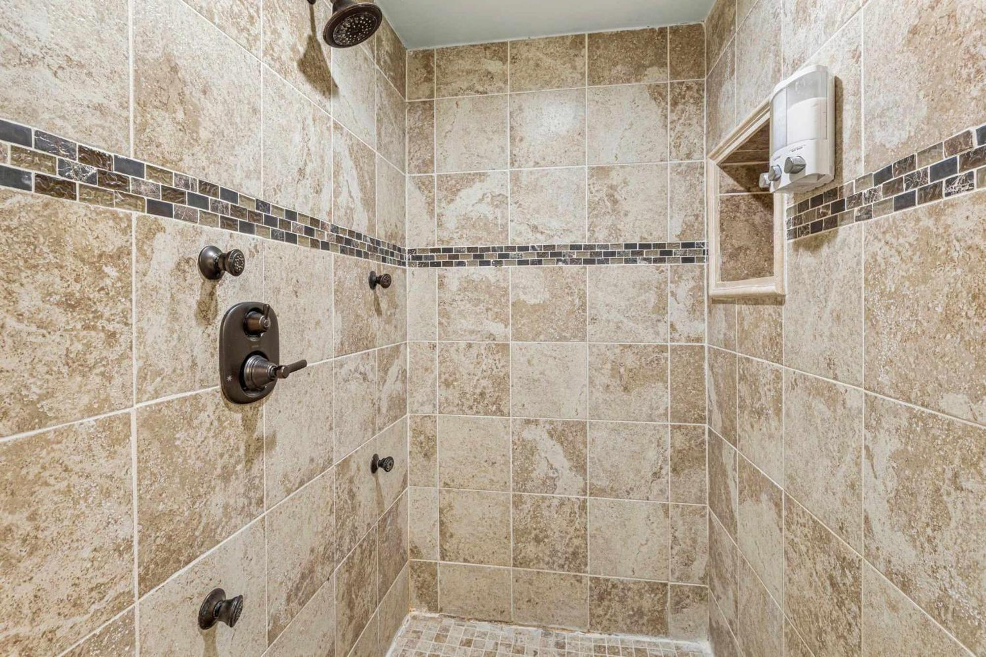 Modern Spacious 3 Bedroom Holiday home *