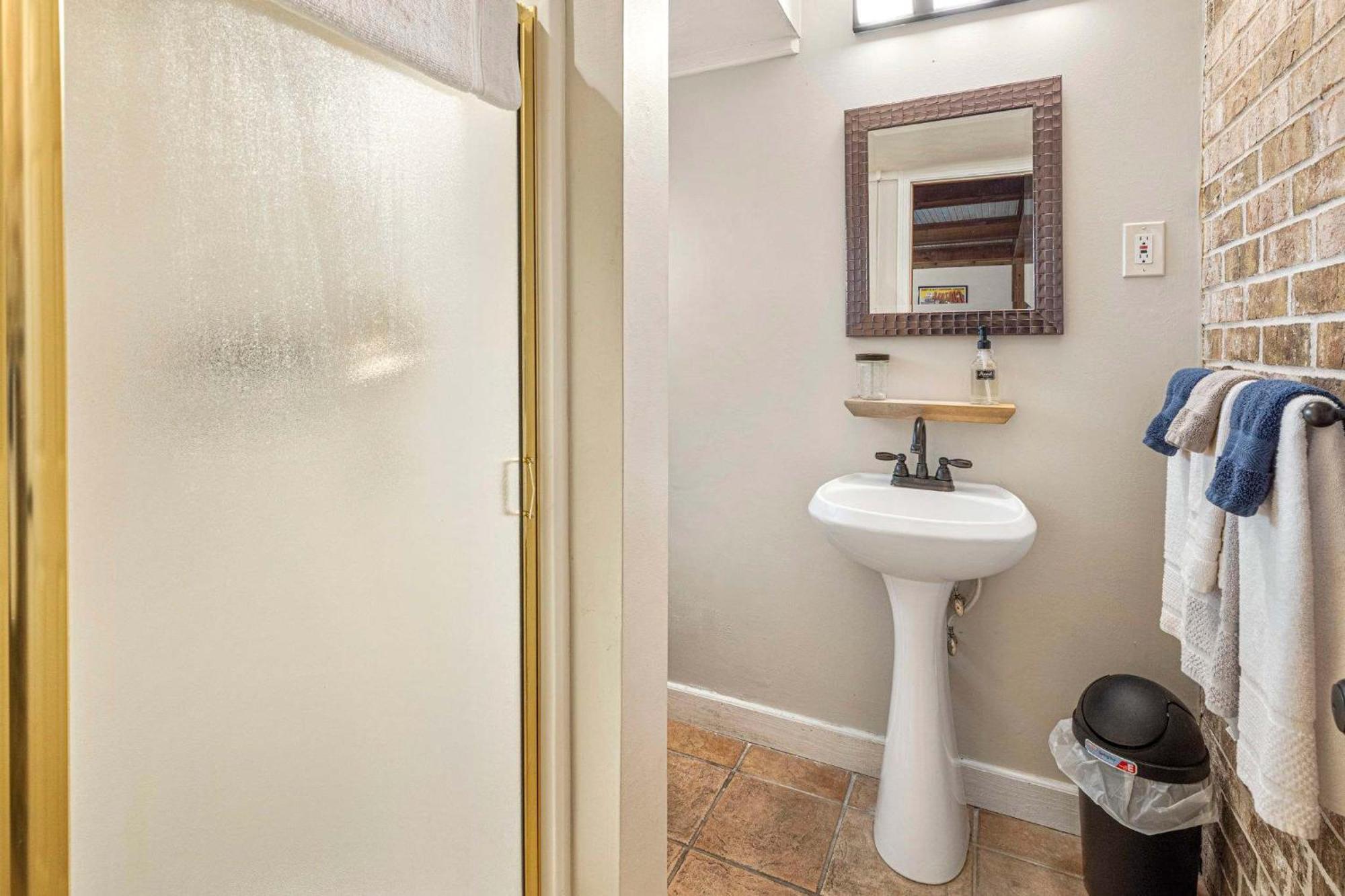 Modern Spacious 3 Bedroom Lake Charles