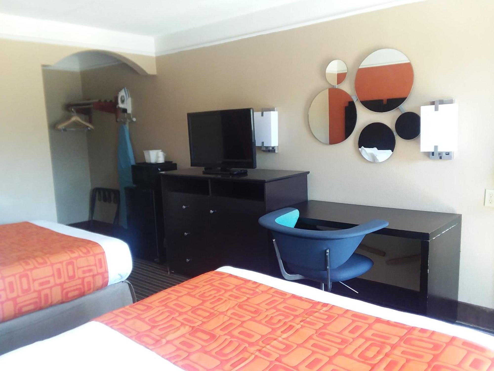 Howard Johnson By Wyndham Historic Charles 2*