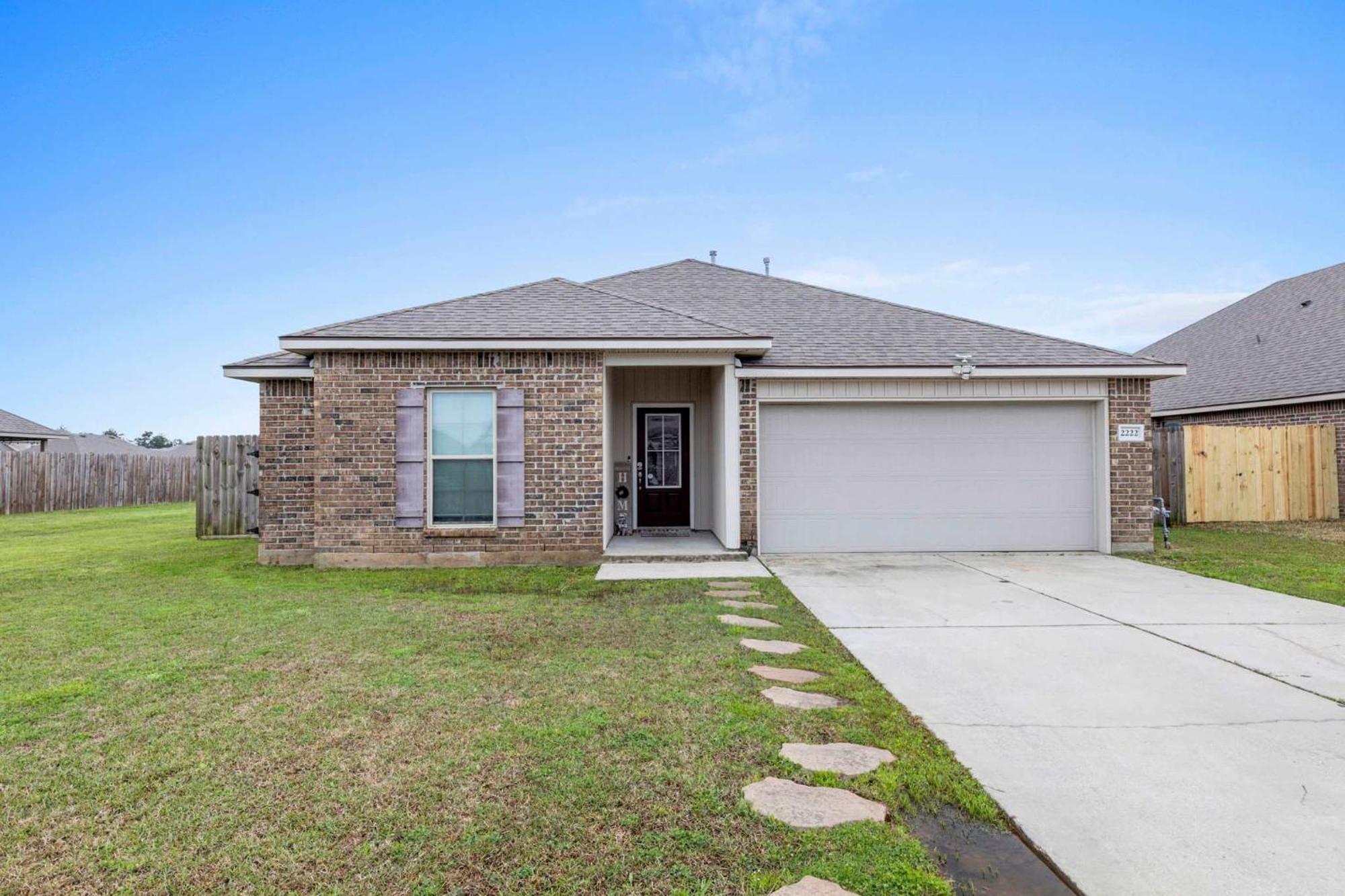 4 Bedroom With Hot Tub In Charles Holiday home