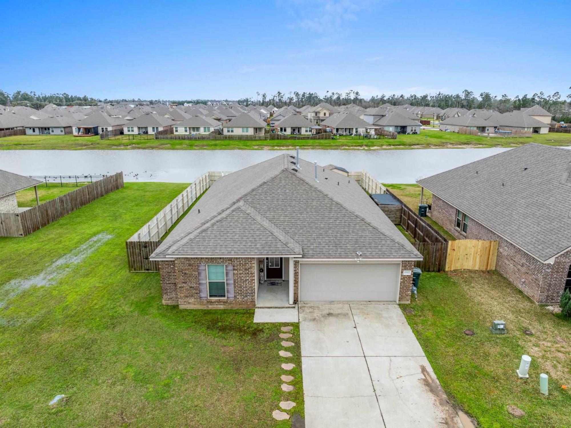 4 Bedroom With Hot Tub In Charles