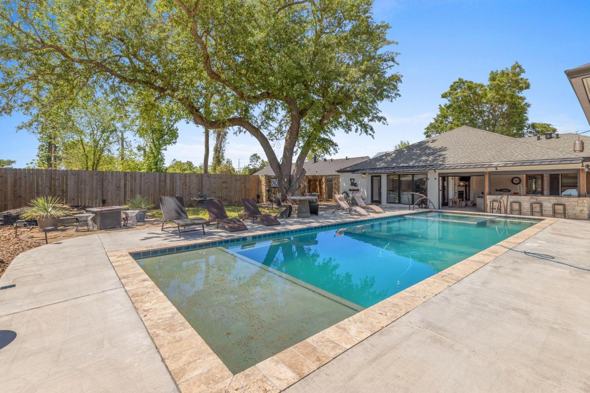 3 Bedroom With Pool * Lake Charles
