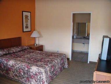 Oyo Charles La I-10 Hotel 2*