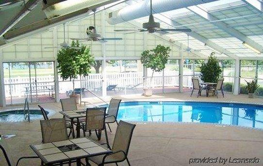 Hotel Quality Suites Lake Charles Downtown 3*