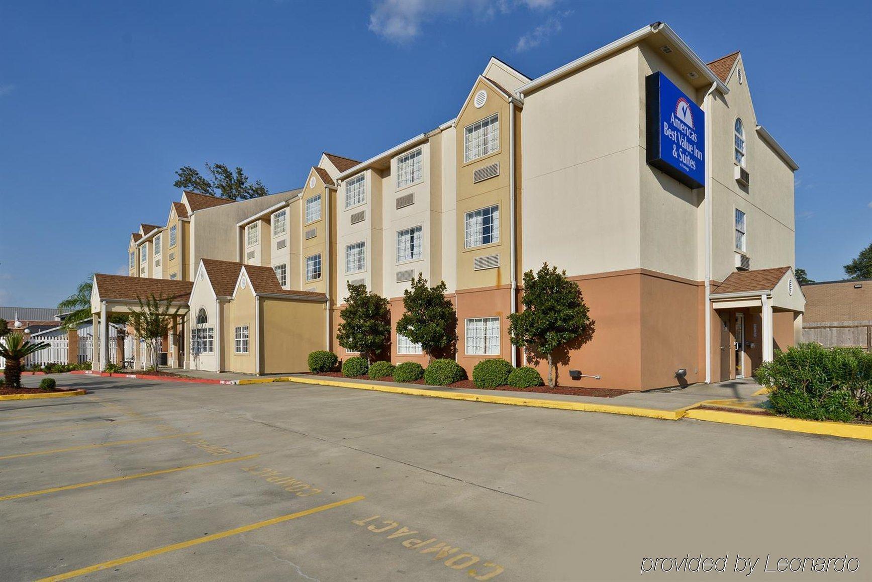 Americas Value Charles Interstate 210 Motel 2*