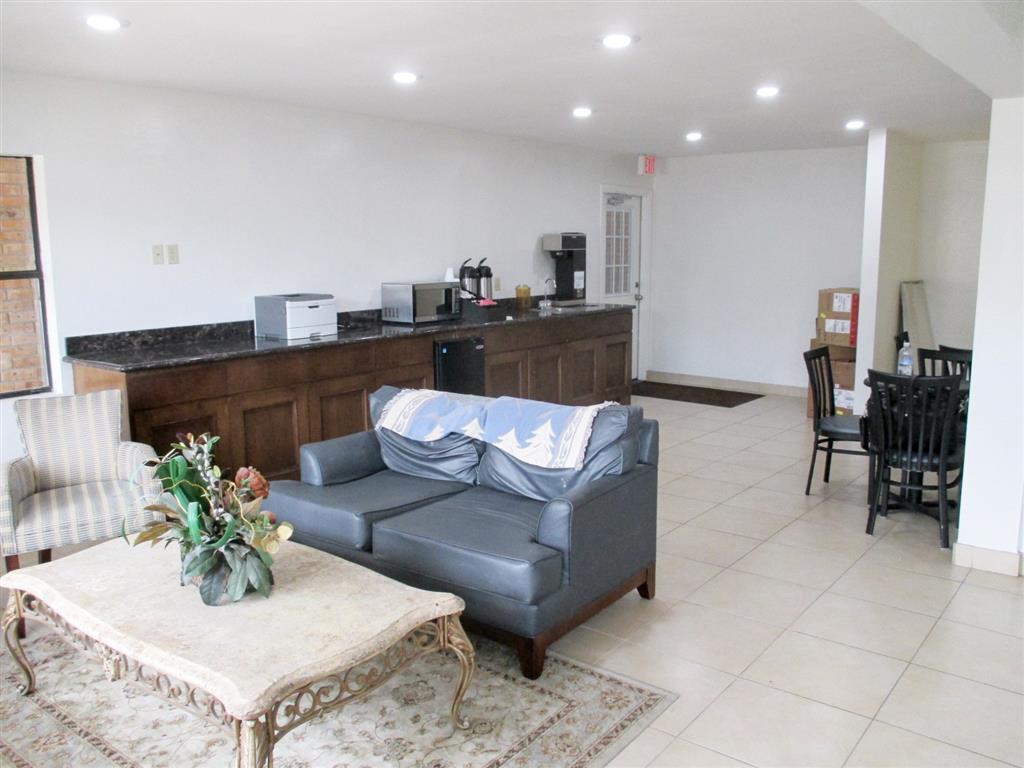 6-lake Charles, La - On The Bayou Hotel 2*