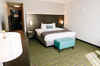 Western Prien & - Charles Hotel