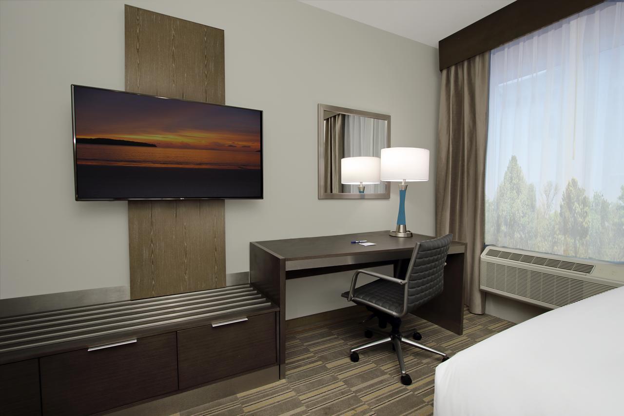 Express & - Charles South Casino Area By Ihg 3*