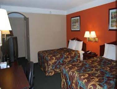 Howard Johnson By Wyndham Historic Charles 2*