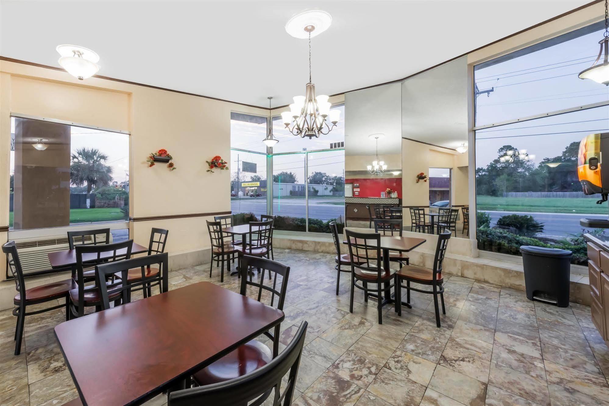 Hotel Oyo Charles La I-10 Lake Charles