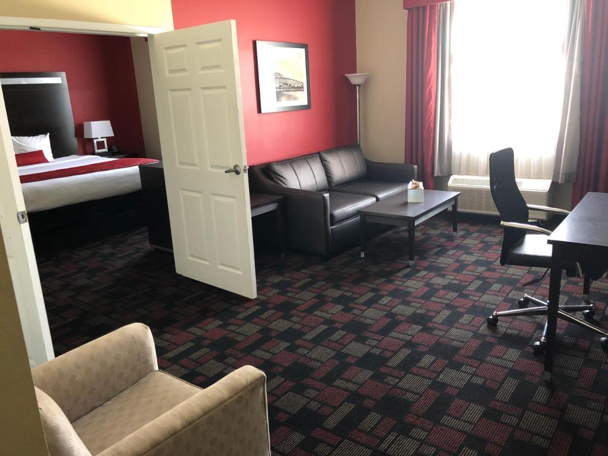 Wingate By Wyndham Charles Casino Area