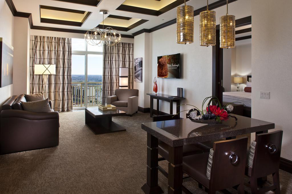 Golden Nugget Charles 4*