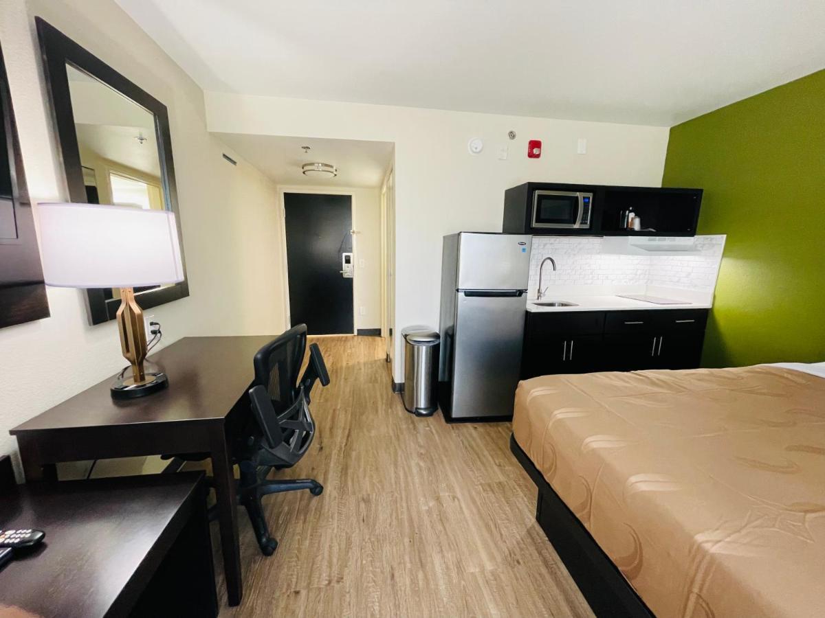 Hotel Quality & Charles South Lake Charles