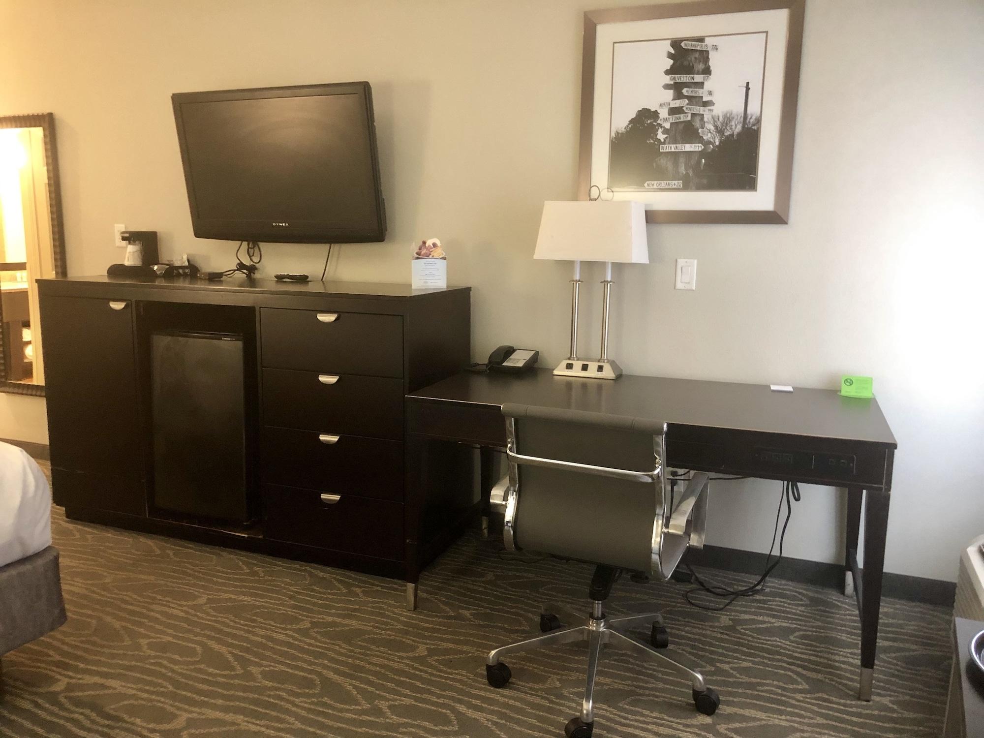 Hotel La Quinta By Wyndham Charles Casino Area 3*
