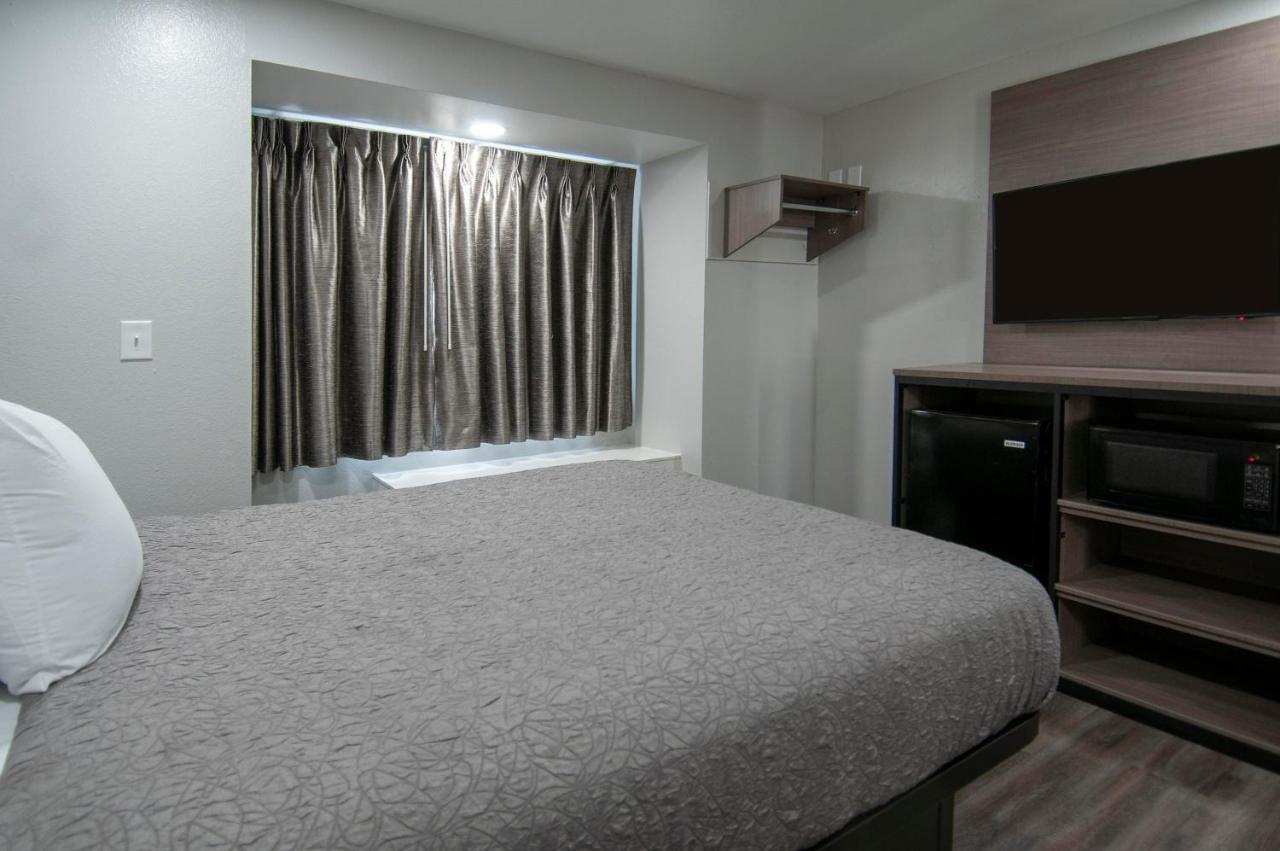 Americas Value And Charles Hotel Lake Charles