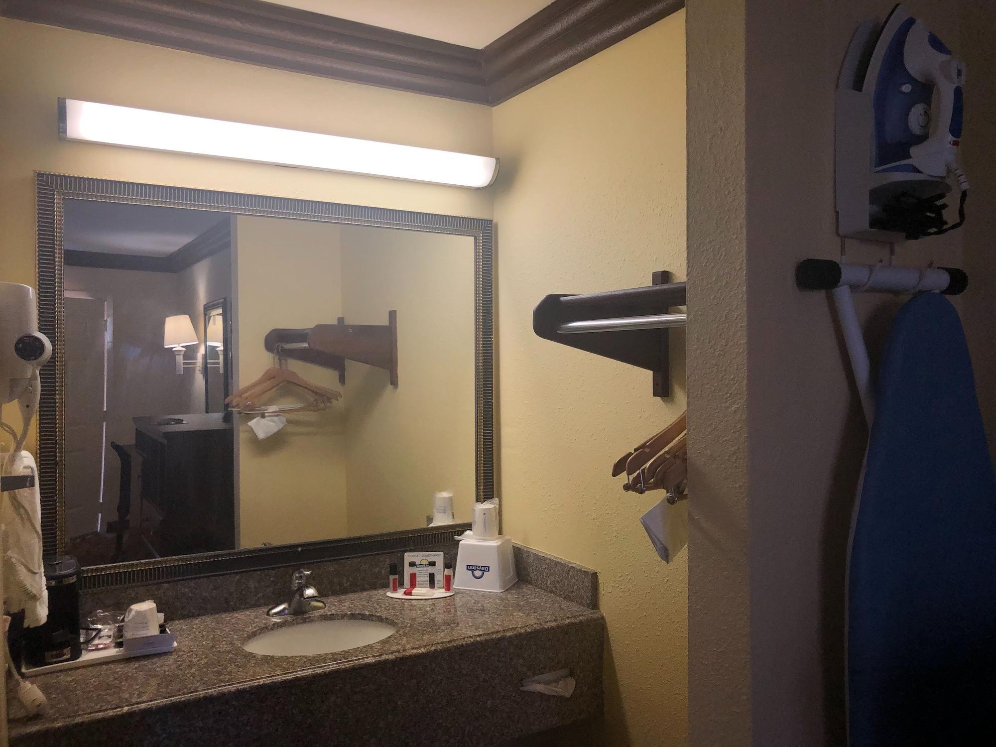 Days By Wyndham Lake Charles