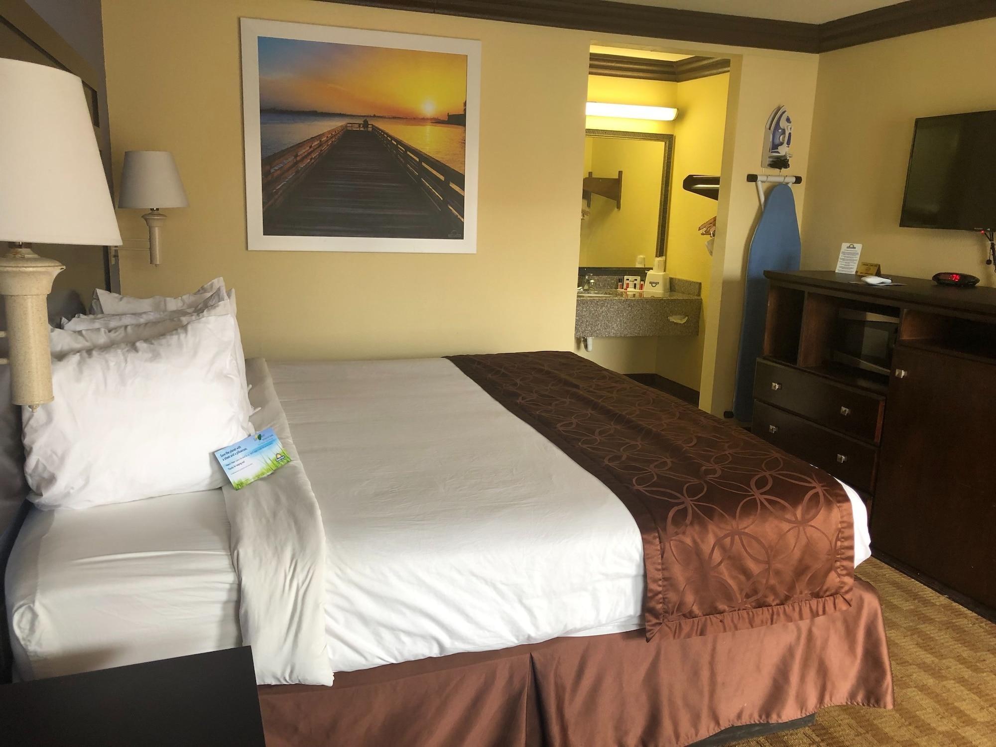 Days By Wyndham Hotel Lake Charles