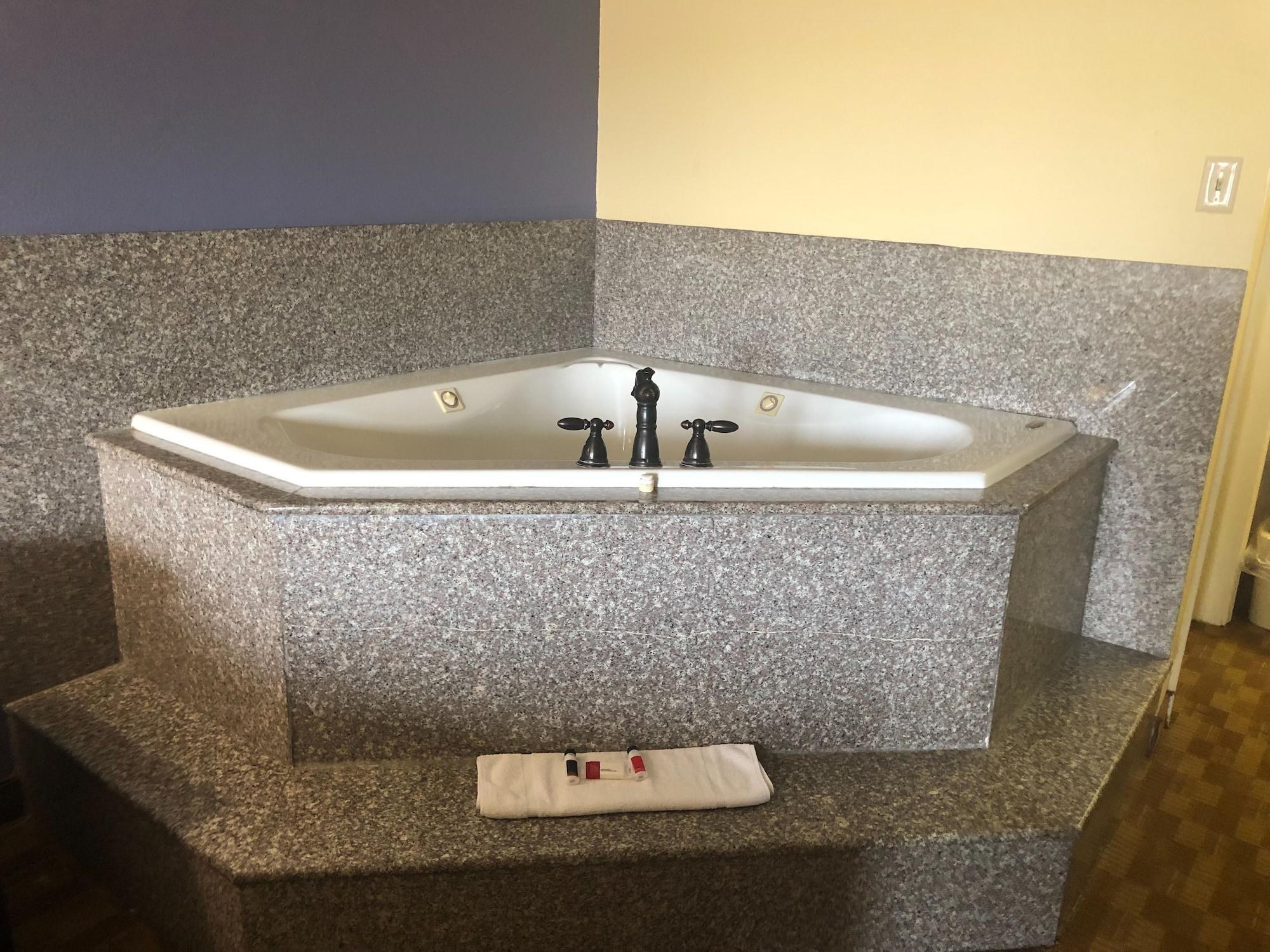 Hotel Days By Wyndham Lake Charles