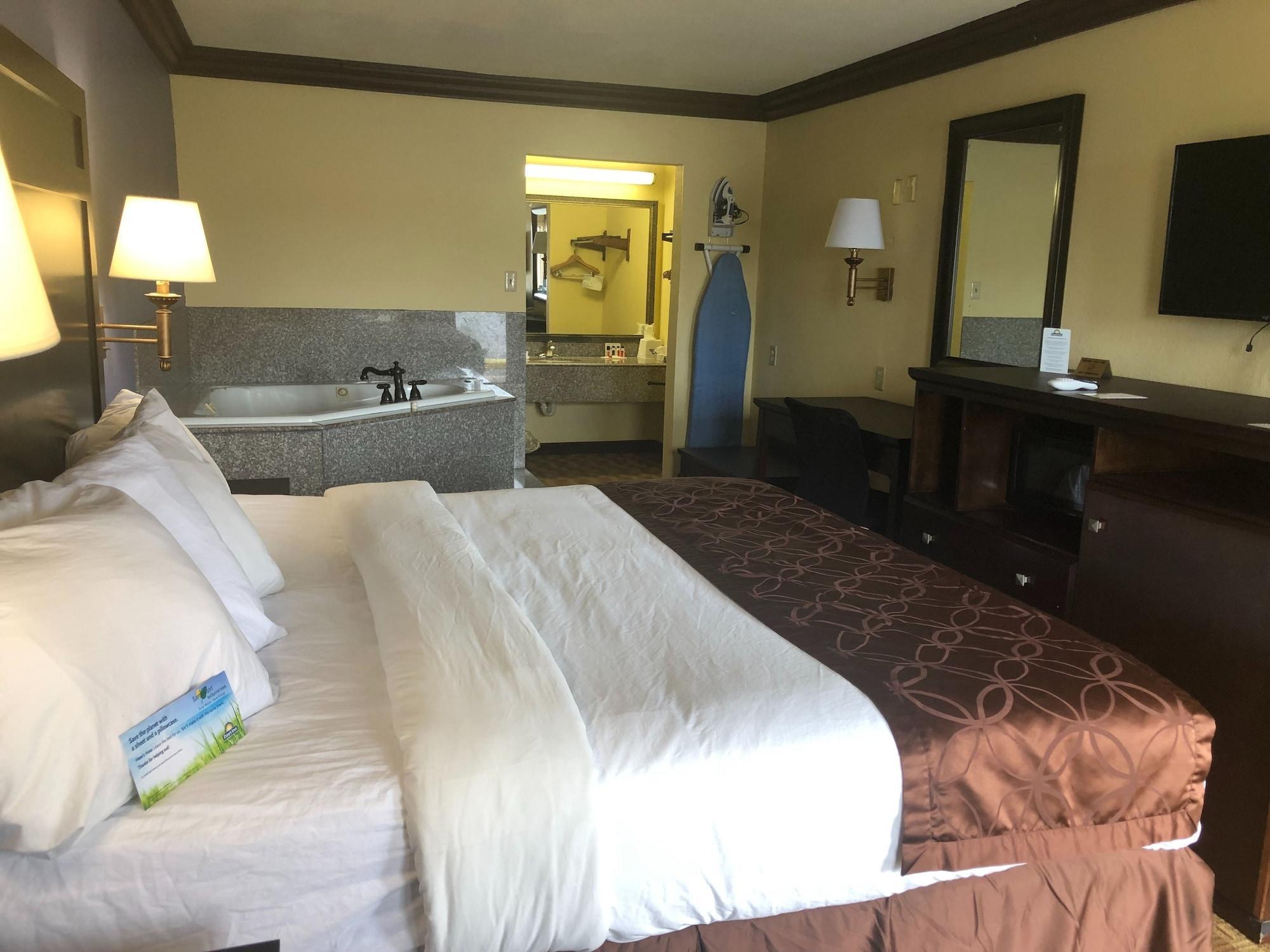 Hotel Days By Wyndham Lake Charles
