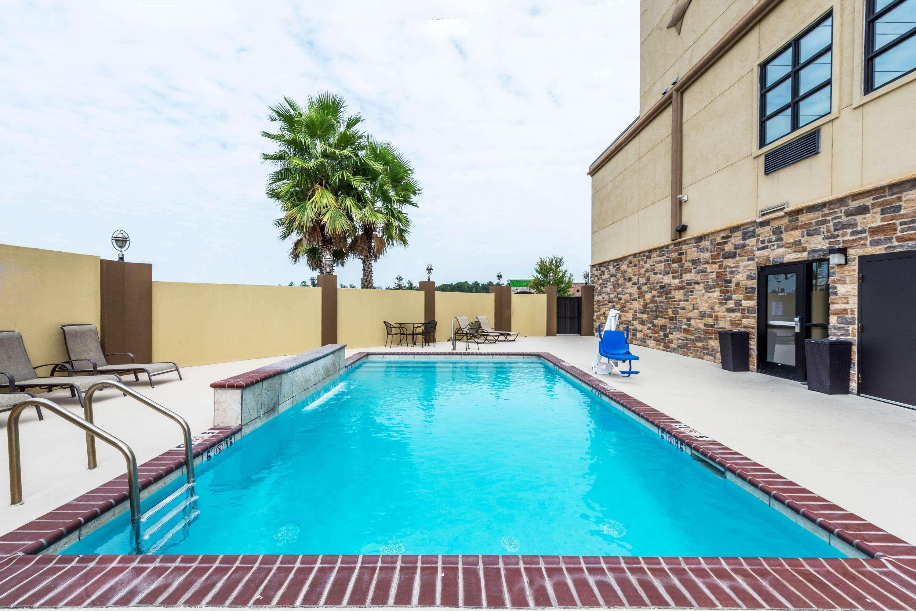 Wingate By Wyndham Charles Casino Area Hotel 2*