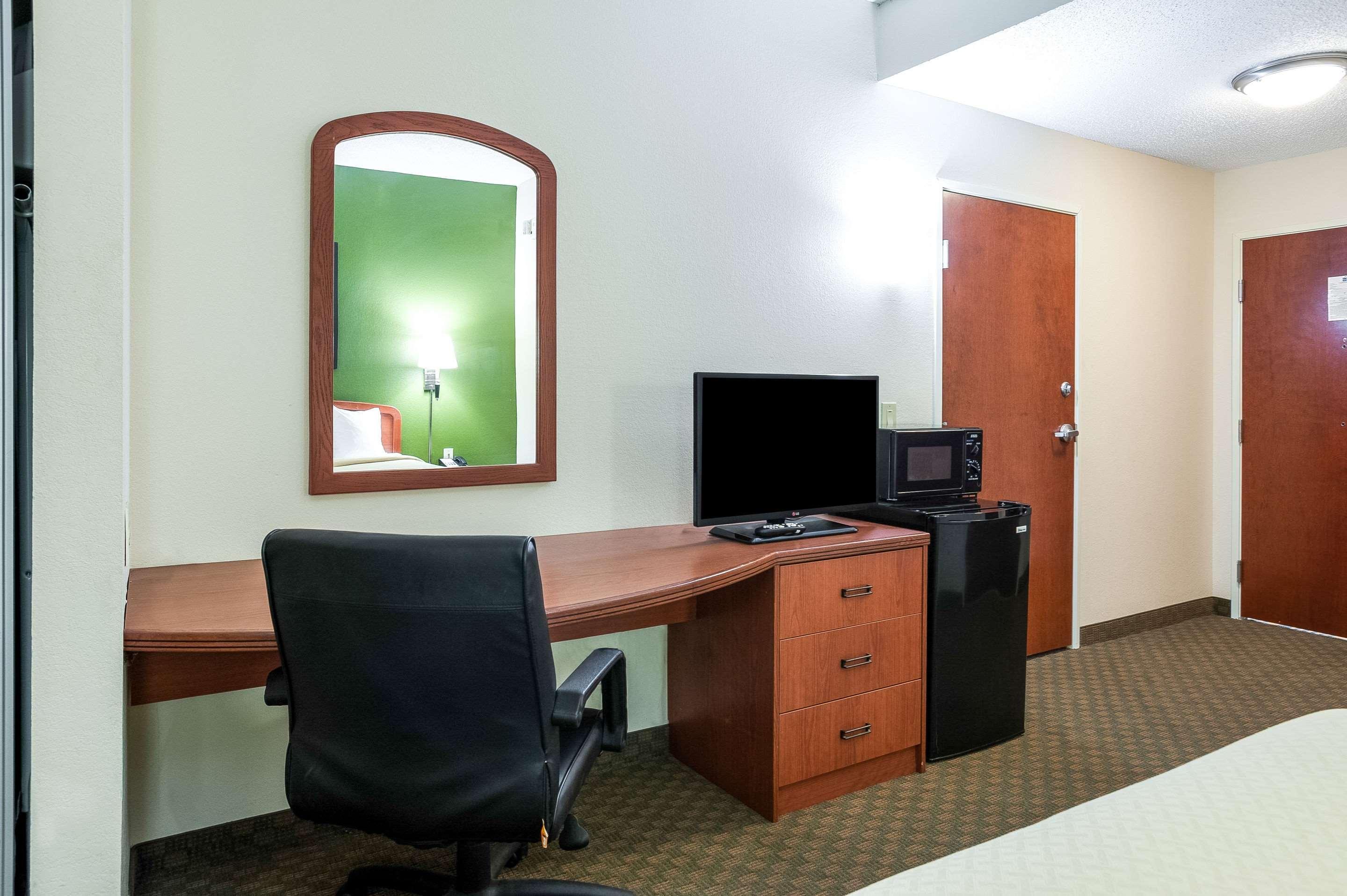 Quality & Charles South Hotel