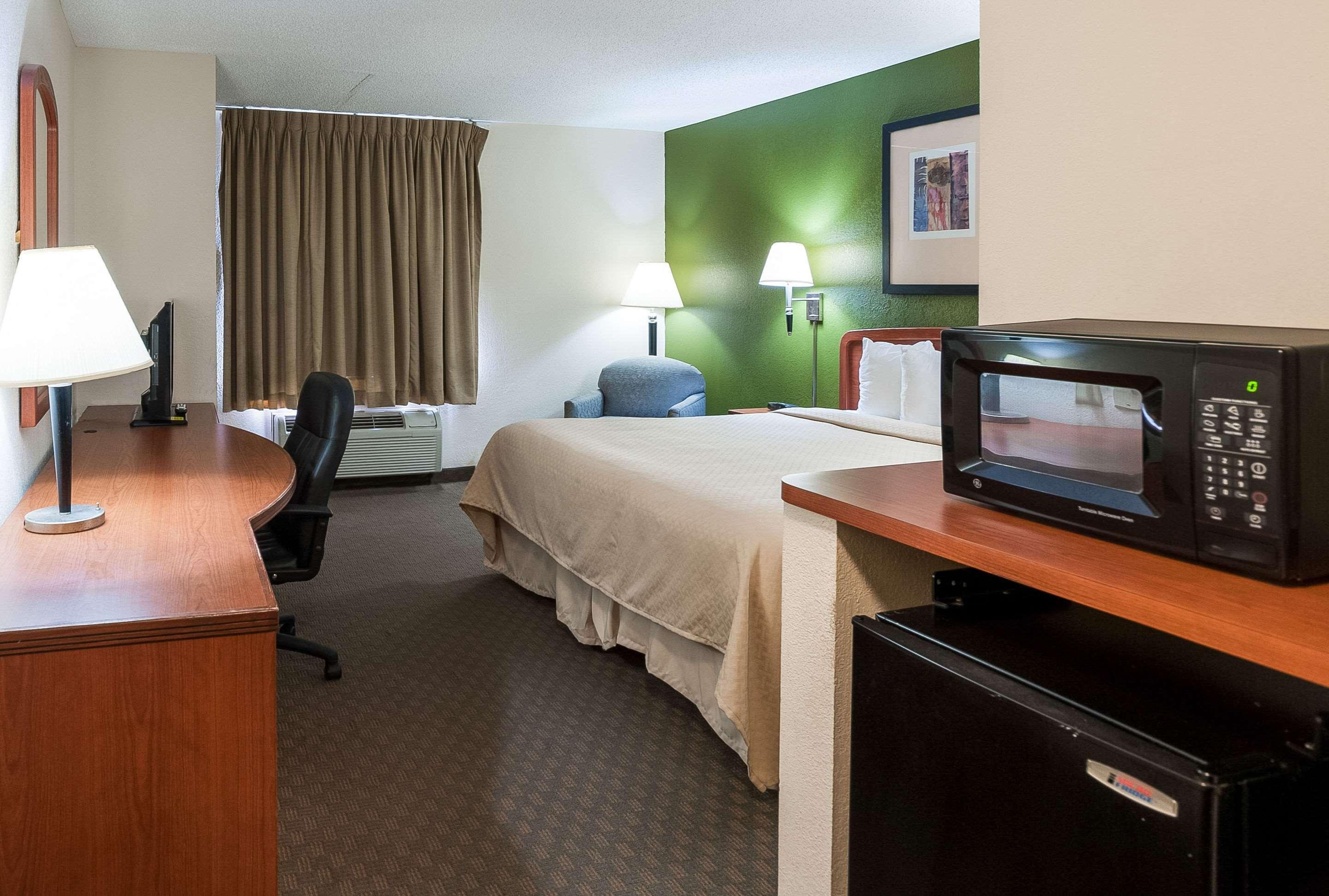 Hotel Quality & Charles South 3*