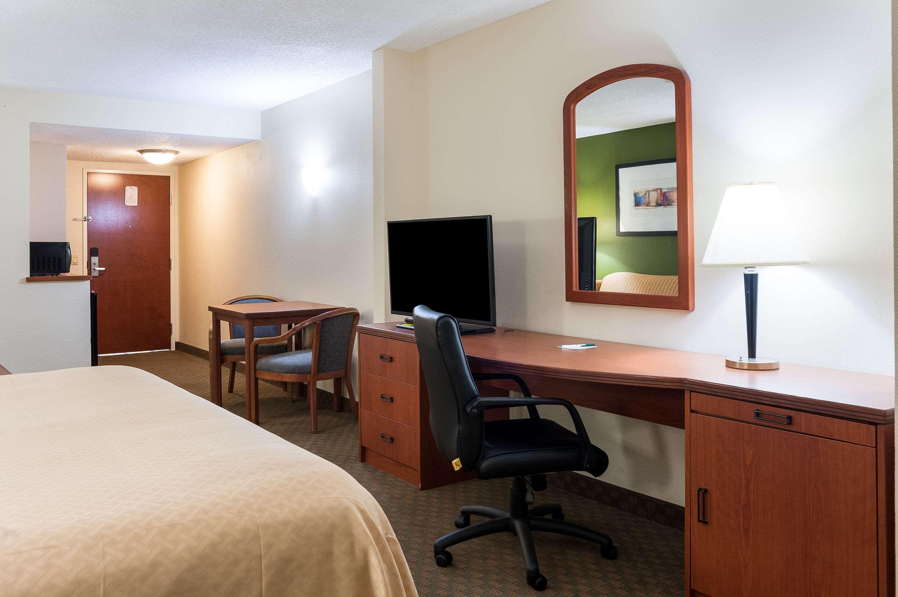Quality & Charles South Hotel 3*