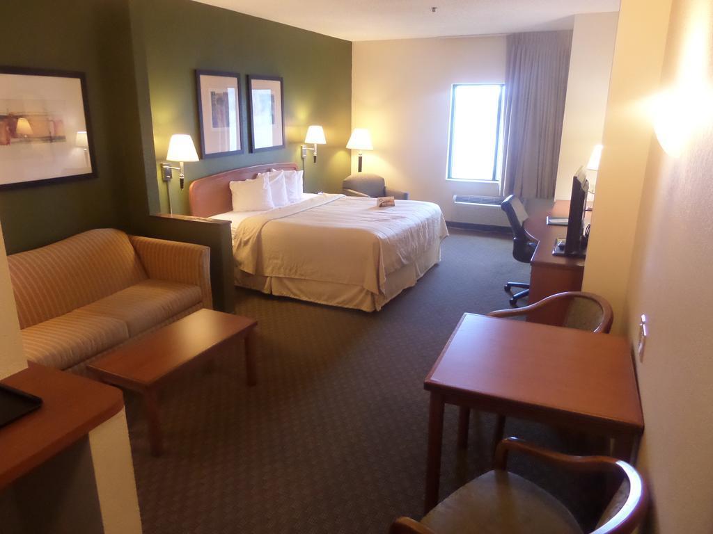 Hotel Quality & Charles South Lake Charles