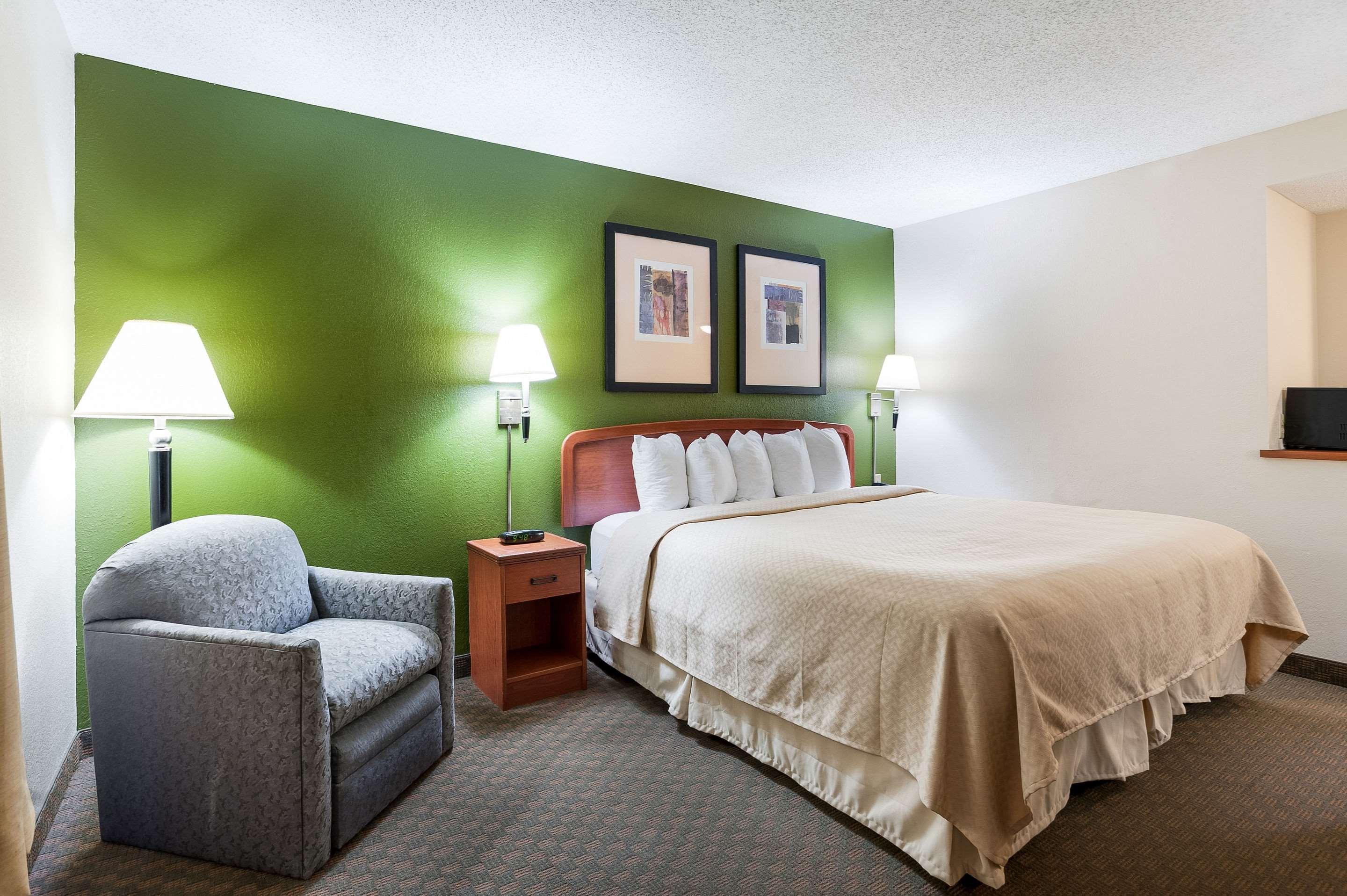 Quality & Charles South Hotel 3*