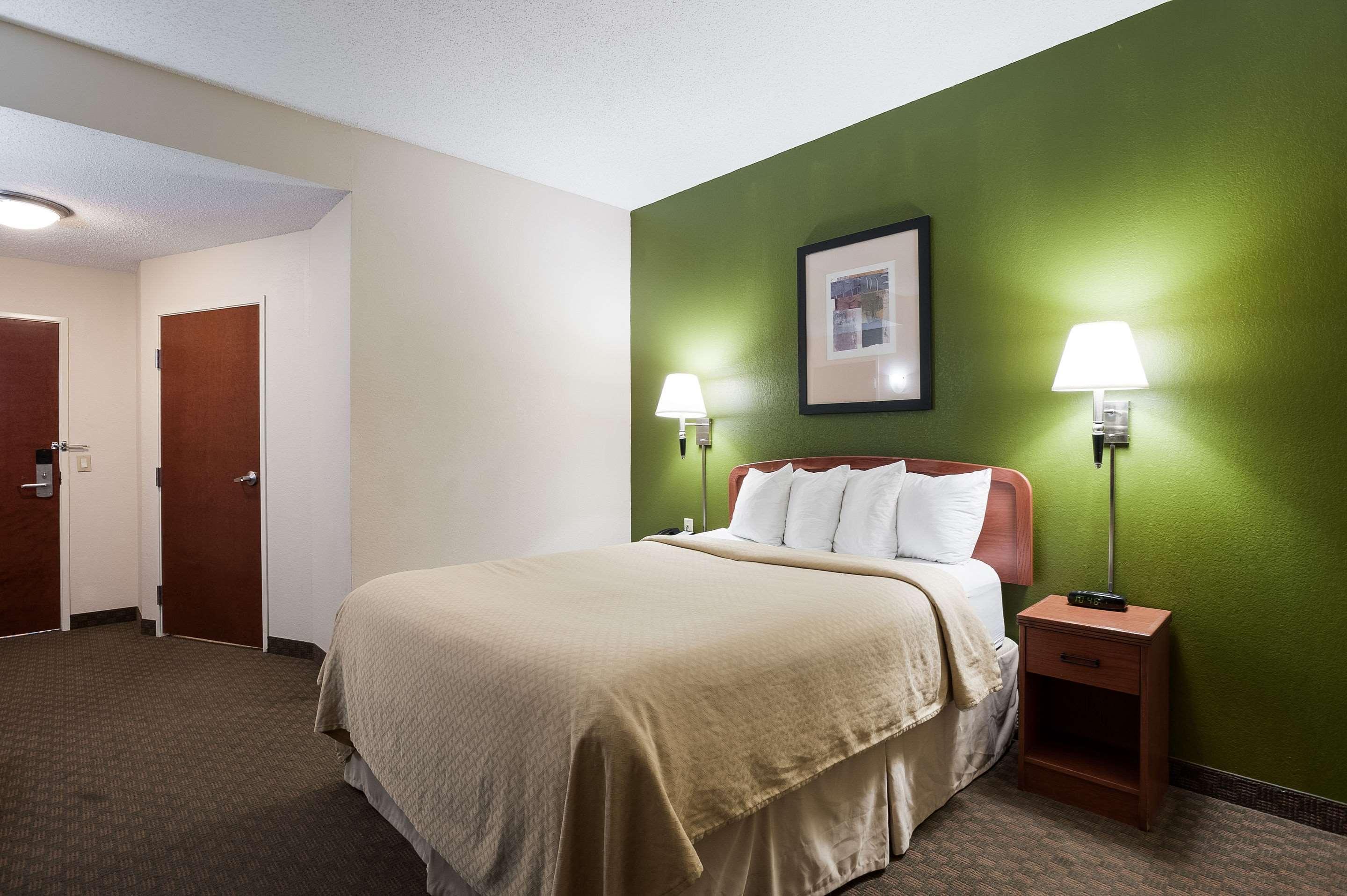 Hotel Quality & Charles South Lake Charles
