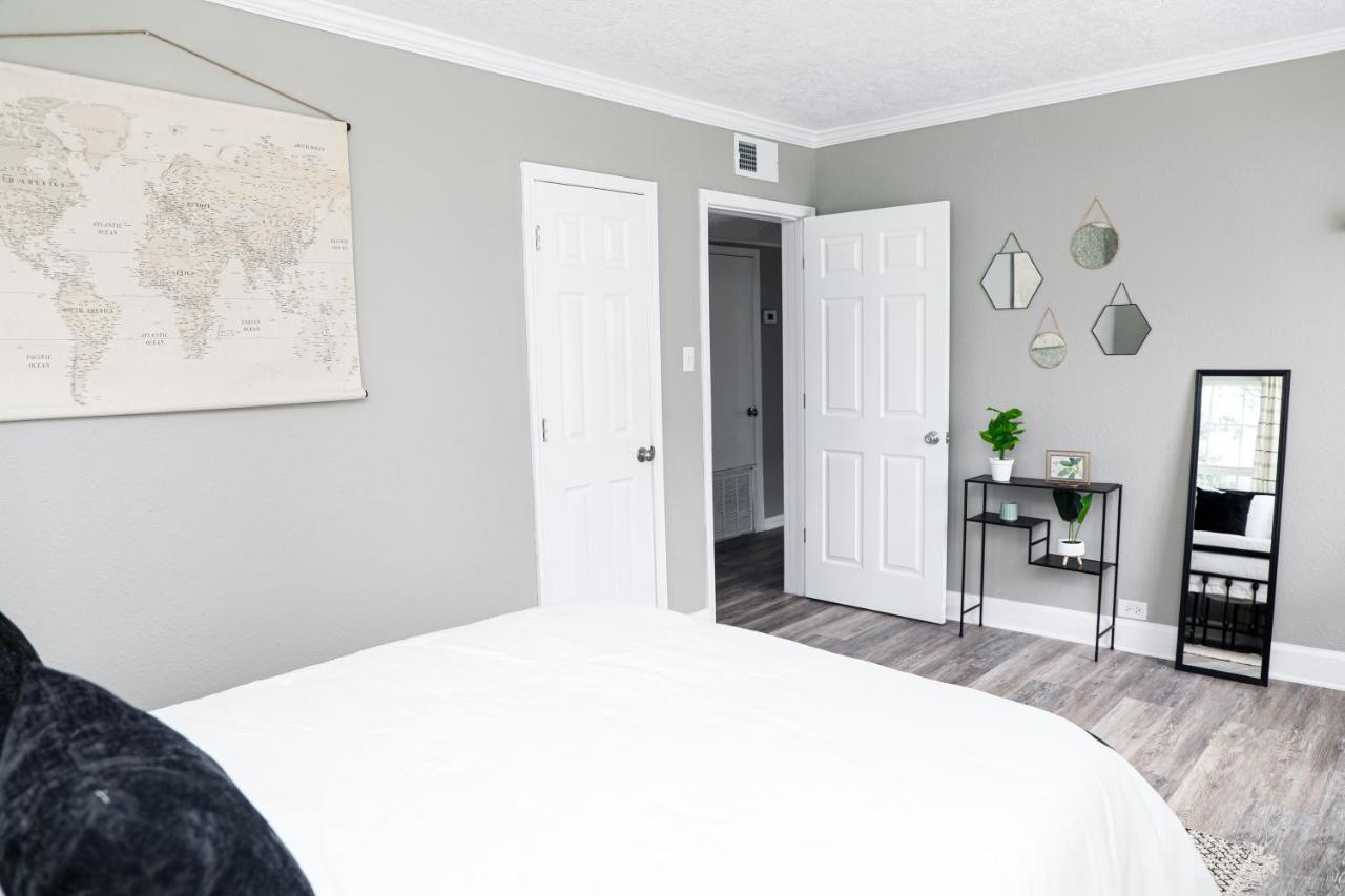 Holiday home Luxurious 5 Bedroom Home! Great Location!