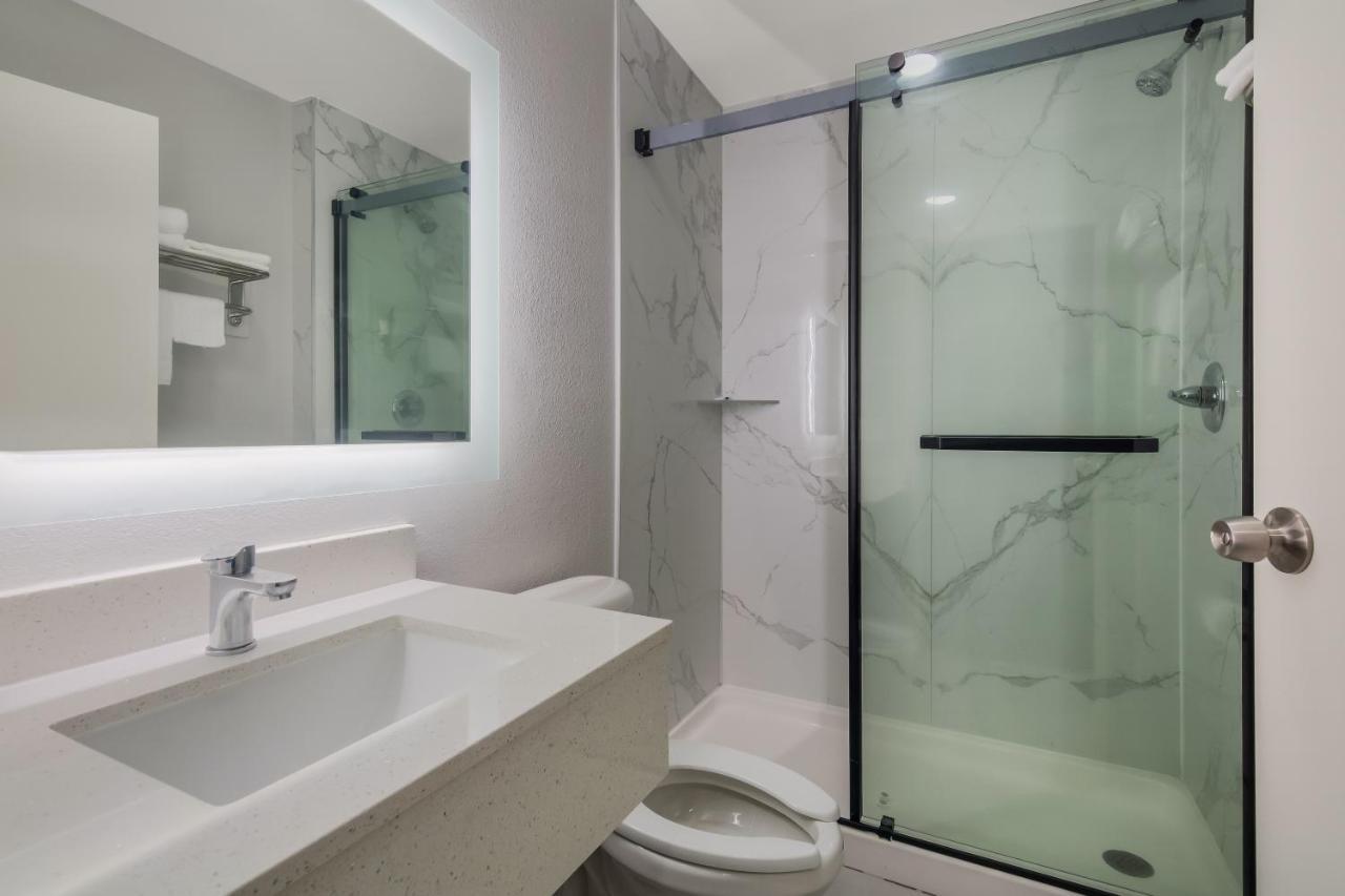 Americas Value And Charles Hotel Lake Charles
