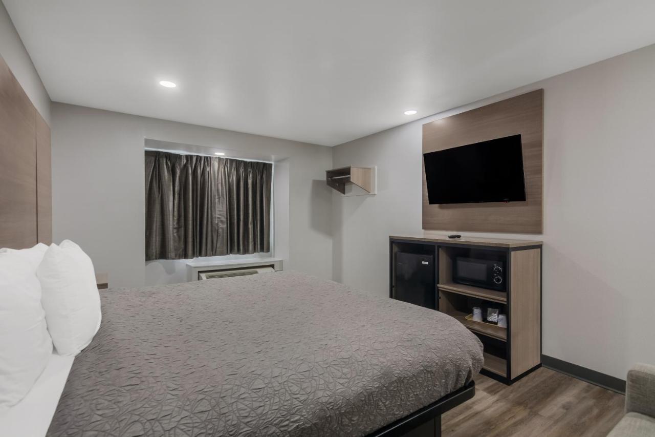 Hotel Americas Value And Charles 2*