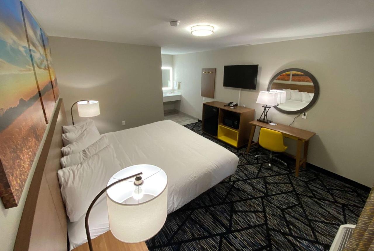 Days By Wyndham Hotel 2*