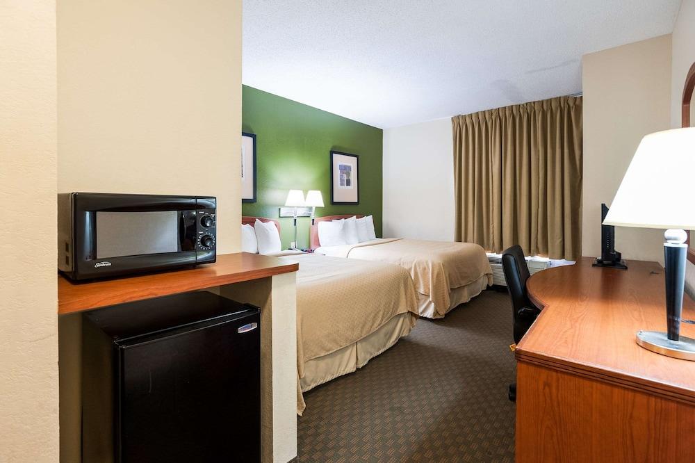 Quality & Charles South Hotel 3*