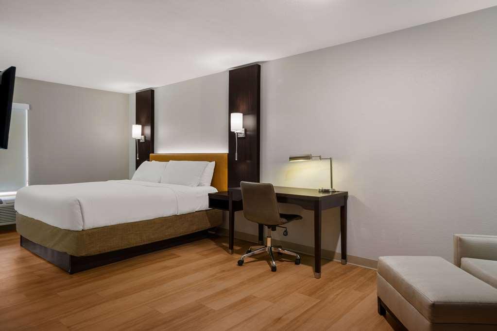 Quality Suites Lake Charles Downtown Hotel 3*