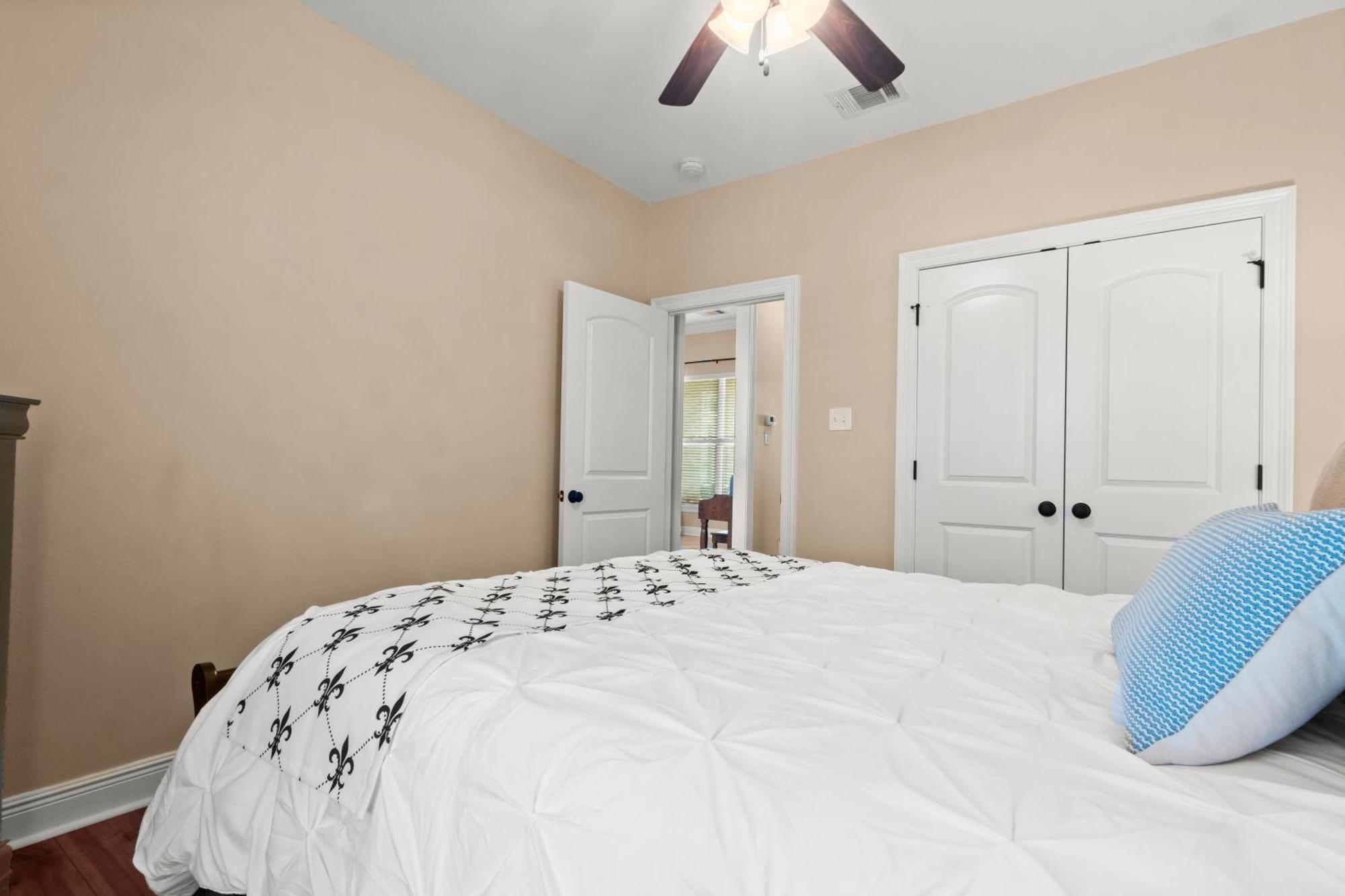Fast Wifi 2 King Bedsbusiness Readypets Holiday home