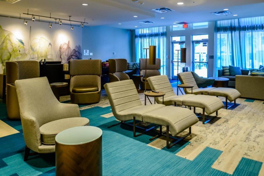Courtyard Charles 3* Lake Charles