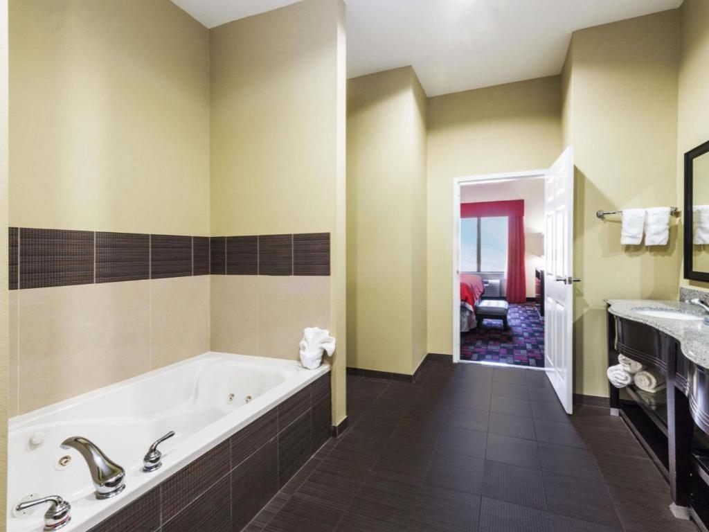 Wingate By Wyndham Charles Casino Area Hotel Lake Charles