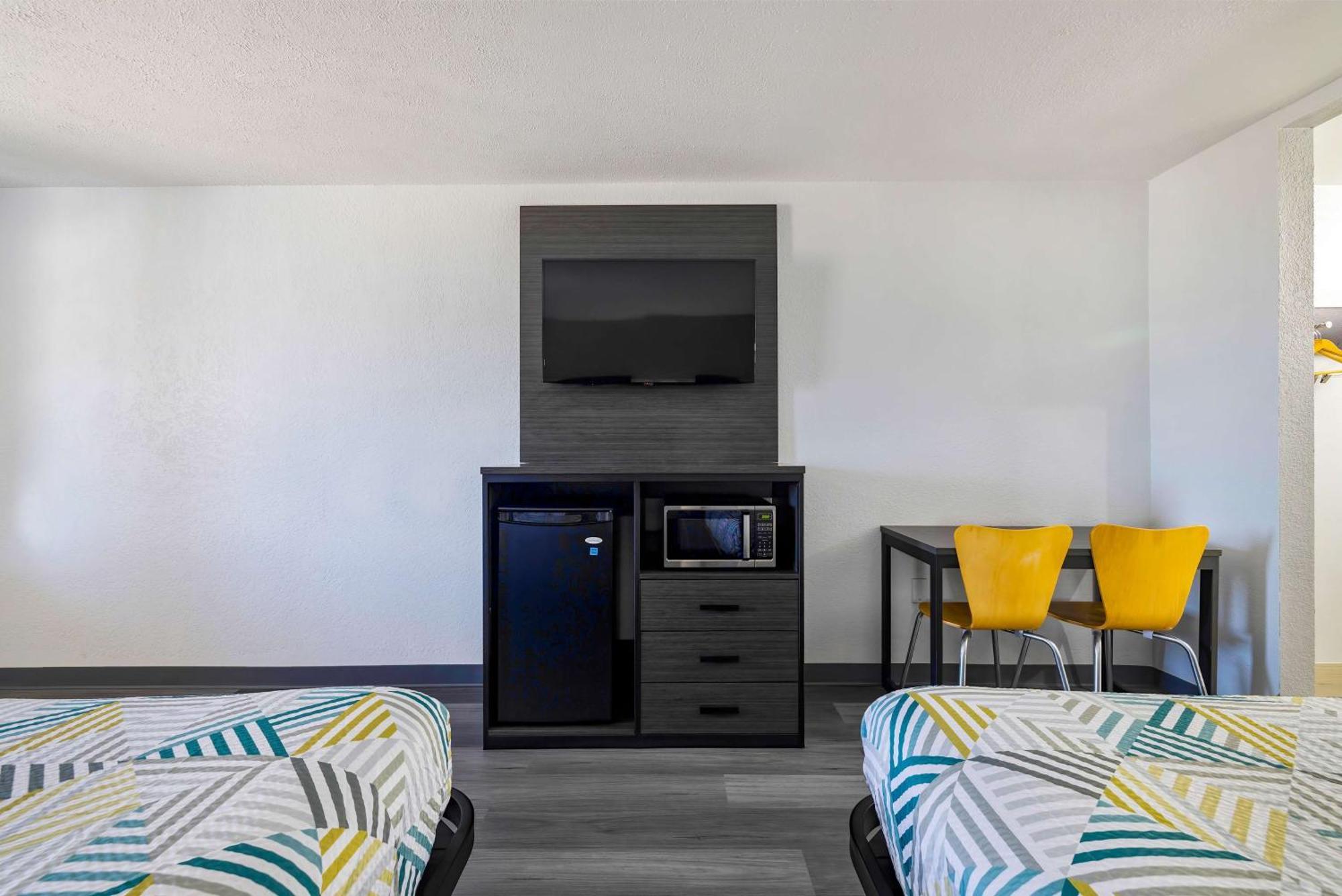 6 Charles, La Lake Charles