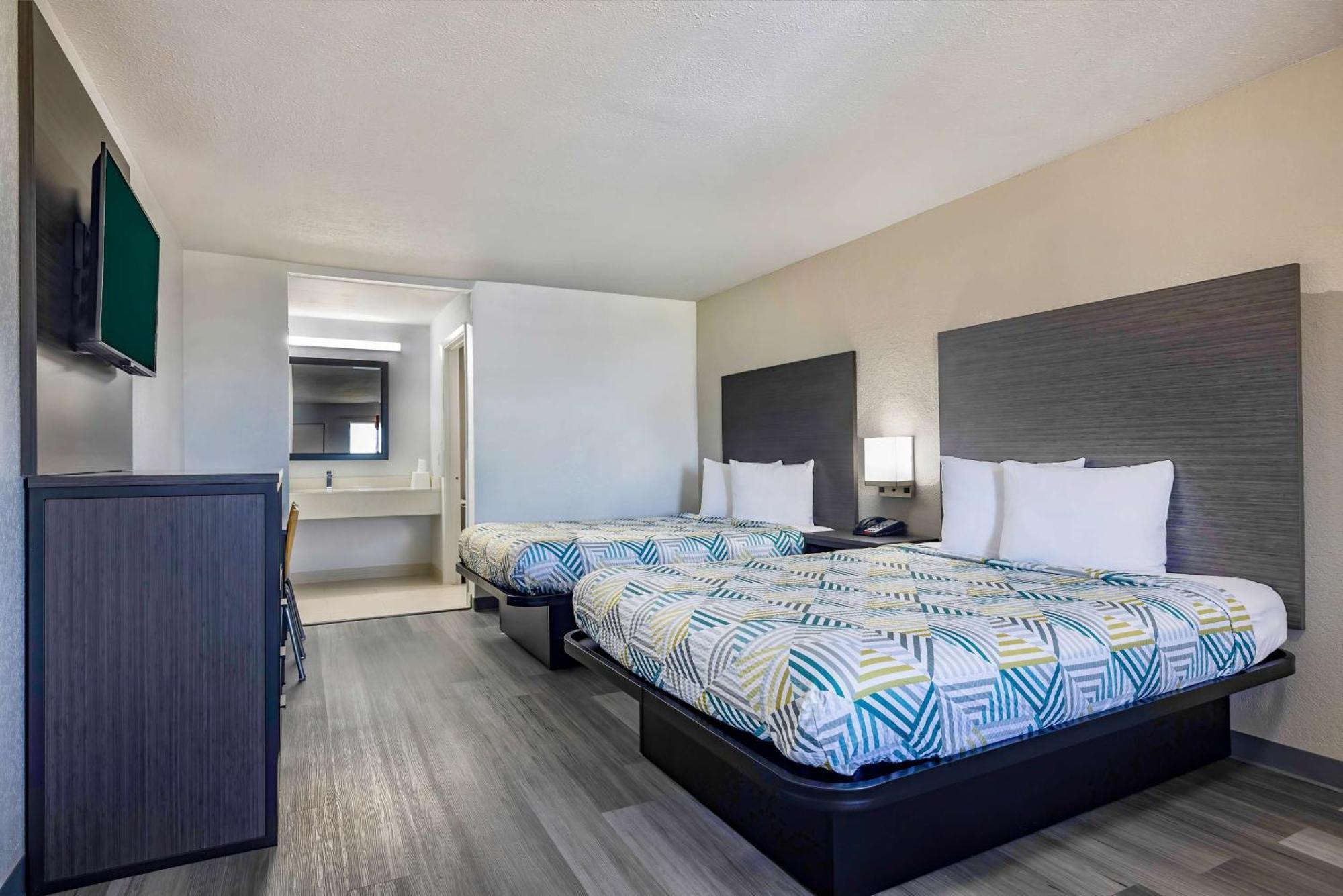 6 Charles, La 2* Lake Charles
