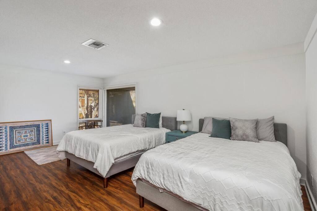 3 Bedroom House On The Lake Charles