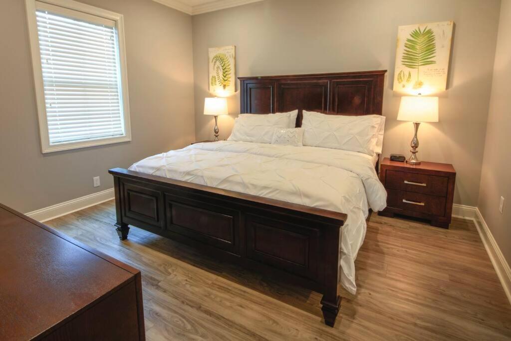 Luxury 2 Bedroom Townhouse #3 Holiday home