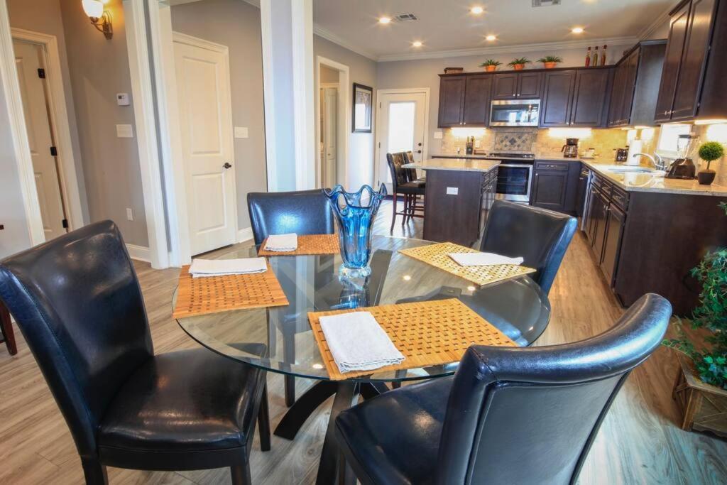 Holiday home Luxury 2 Bedroom Townhouse #3 *