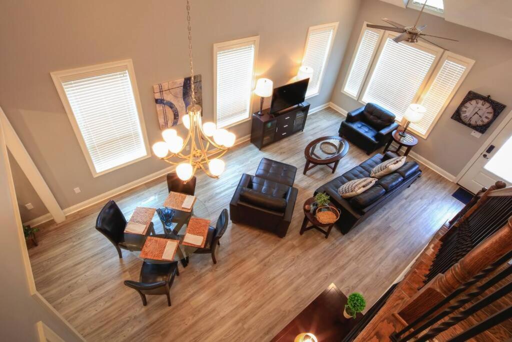 Luxury 2 Bedroom Townhouse #3