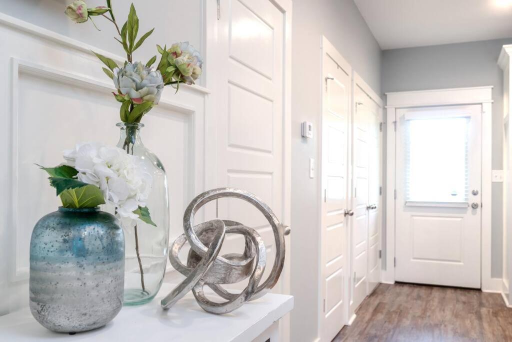 Bright Townhouse Downtown Charles * Lake Charles